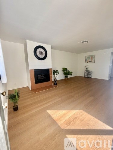 512 W Imperial Ave 2 Beds Apartment for Rent