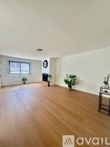 512 W Imperial Ave 2 Beds Apartment for Rent - Photo gallery 3