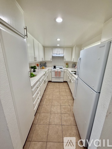 512 W Imperial Ave 2 Beds Apartment for Rent - Photo gallery 5