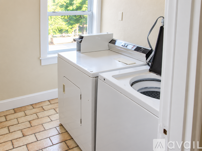 393 Washington St 1 Apartment for Rent - Photo gallery 1