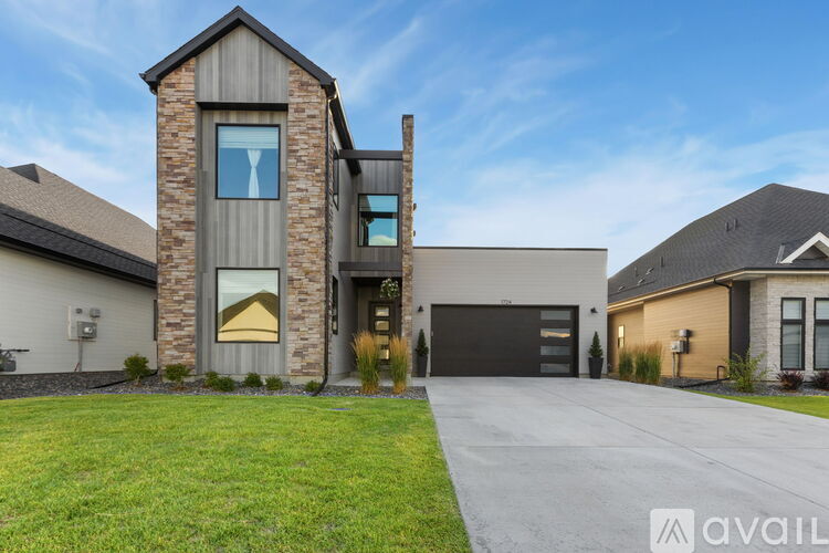 1724 Barefoot Dr 4 Beds Single Family Home for Rent - Photo gallery 1