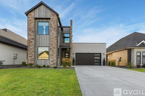 1724 Barefoot Dr 4 Beds Apartment for Rent