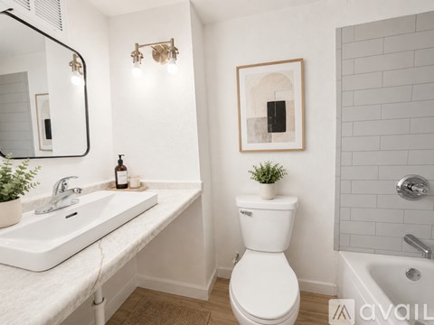 8877 N Swan Rd 3 Beds Apartment for Rent