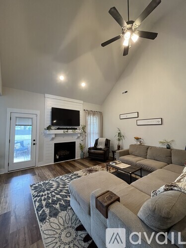 445 Crestwicke Ct 5 Beds Single Family Home for Rent - Photo gallery 2