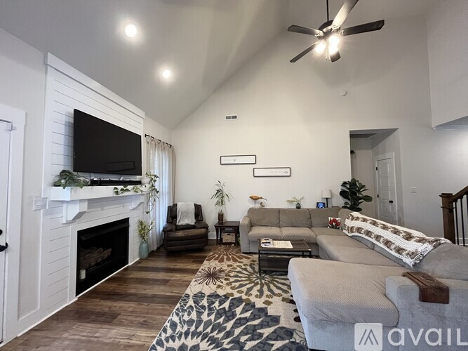 445 Crestwicke Ct 5 Beds Single Family Home for Rent - Photo gallery 3