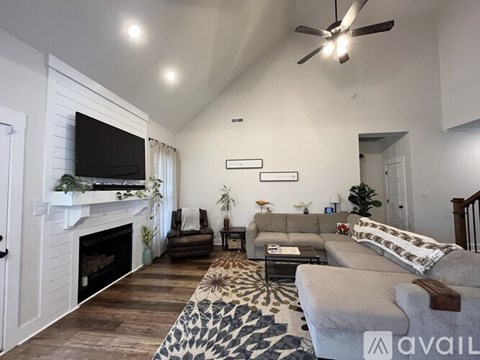 445 Crestwicke Ct 5 Beds Apartment for Rent