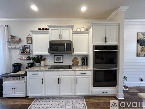 445 Crestwicke Ct 5 Beds Apartment for Rent