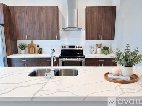 915 E Missouri Ave 3 Beds Apartment for Rent