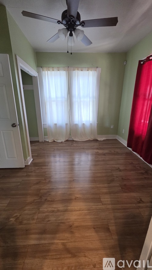 818 Waverly Ave 2 Beds Single Family Home for Rent - Photo gallery 1