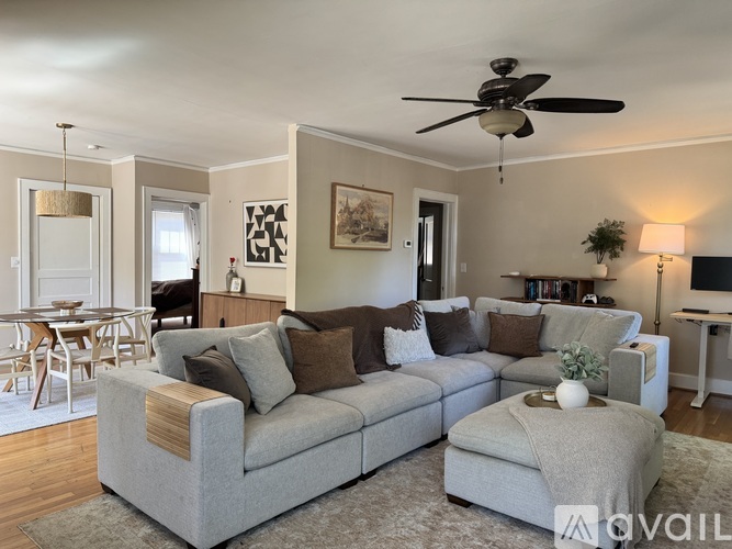 2921 Burney Drive 2 Beds Single Family Home for Rent - Photo gallery 1