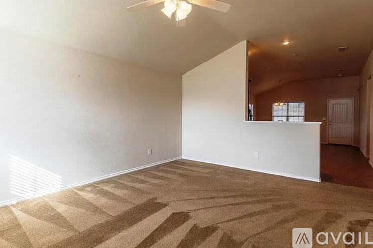 6922 96th St 3 Beds Single Family Home for Rent - Photo gallery 4
