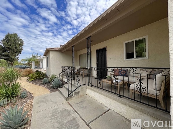 47 2nd Ave 3 Beds Single Family Home for Rent - Photo gallery 1