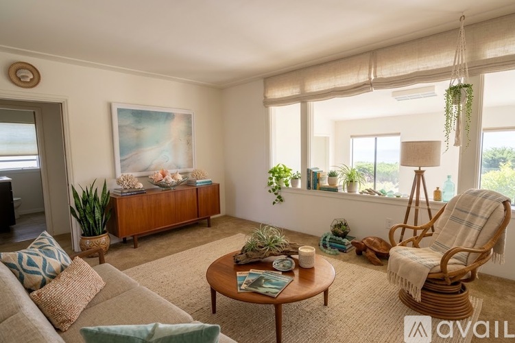 47 2nd Ave 3 Beds Single Family Home for Rent - Photo gallery 2