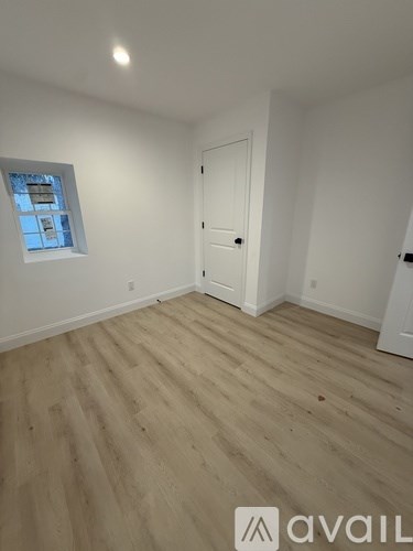 20 Wilson Avenue 2 Beds Apartment for Rent