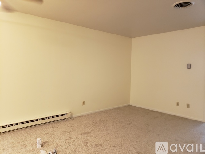 134 E Main St 2 Beds Apartment for Rent - Photo gallery 2
