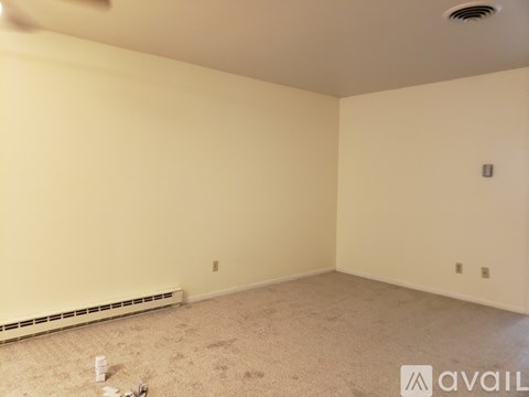 134 E Main St 2 Beds Apartment for Rent