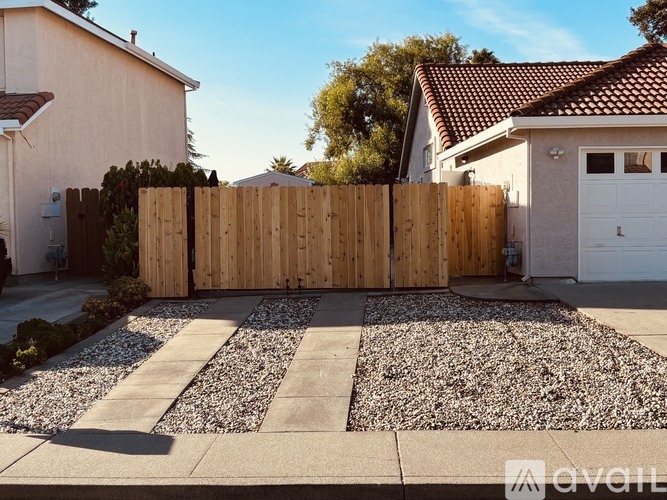 2777 Woodmont Drive 3 Beds Single Family Home for Rent - Photo gallery 1