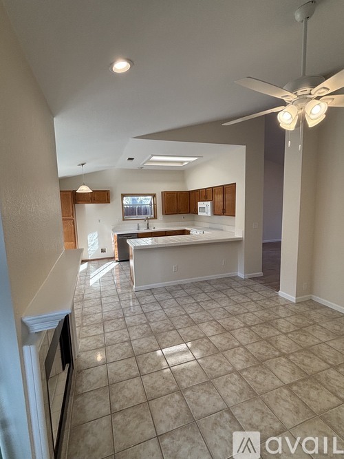 2777 Woodmont Drive 3 Beds Single Family Home for Rent - Photo gallery 3