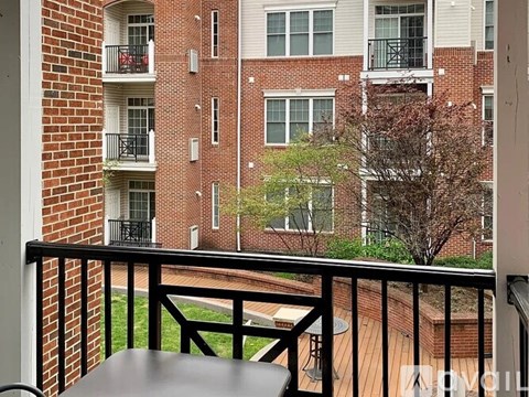 200 West Elm Street 2 Beds Apartment for Rent