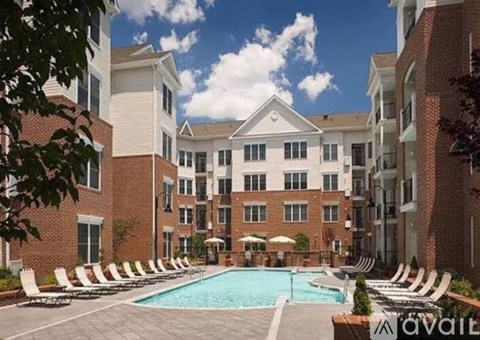200 West Elm Street 2 Beds Apartment for Rent