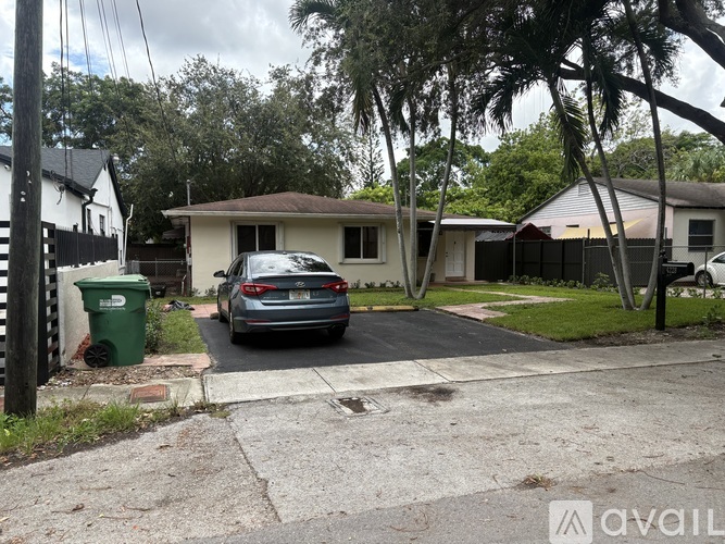 4228 Southwest 9th Street 3 Beds Single Family Home for Rent - Photo gallery 2