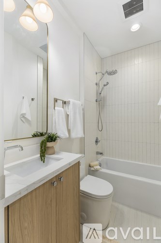 2324 Franklin Avenue East 4 Beds Apartment for Rent