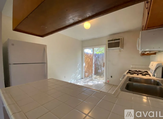 150 N Acacia Ave 2 Beds Apartment for Rent - Photo gallery 5