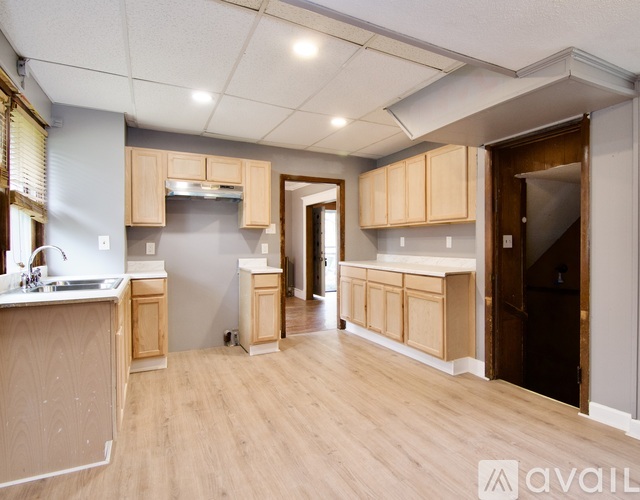 145 Yale Street 4 Beds Single Family Home for Rent - Photo gallery 3