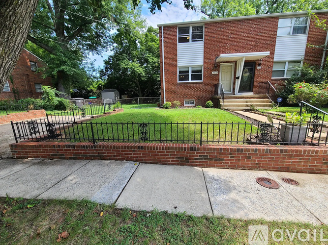 5023 37th Avenue 3 Beds Single Family Home for Rent - Photo gallery 2
