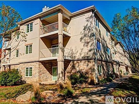2901 Grand Avenue 2 Beds Apartment for Rent
