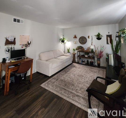 18640 Collins Street 1 Condo for Rent - Photo gallery 2