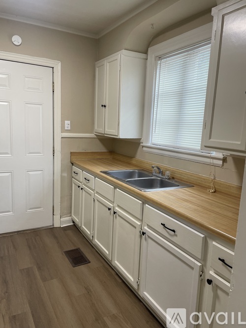 3757 Faxon Avenue 2 Beds Single Family Home for Rent - Photo gallery 3
