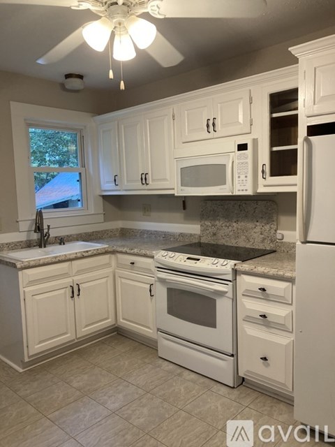 860 North Ridge Street 2 Beds Apartment for Rent