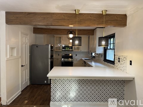 710 South Maple Street 3 Beds Apartment for Rent
