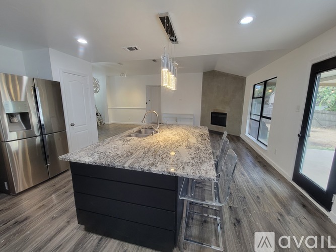 8051 Berkshire Drive 3 Beds Single Family Home for Rent - Photo gallery 5