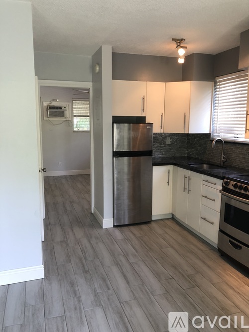 1524 Southeast 2nd Street 1 Apartment for Rent - Photo gallery 2