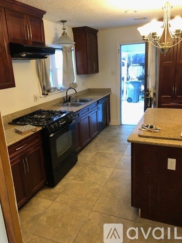 404 Maxine Drive 3 Beds Apartment for Rent