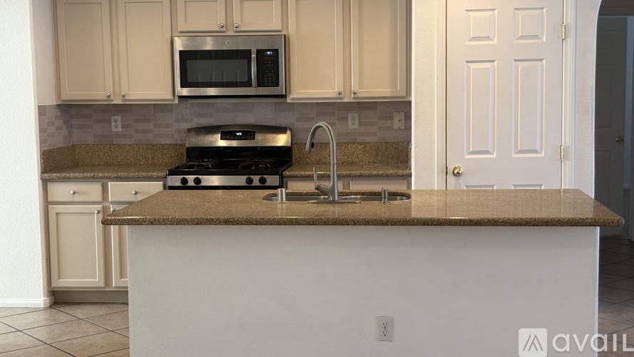 5216 North El Prado Heights Street 4 Beds Single Family Home for Rent - Photo gallery 5