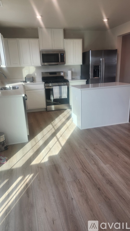 10 Limestone Boulevard 3 Beds Single Family Home for Rent - Photo gallery 1