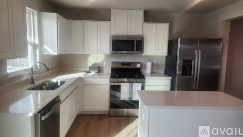 10 Limestone Boulevard 3 Beds Apartment for Rent