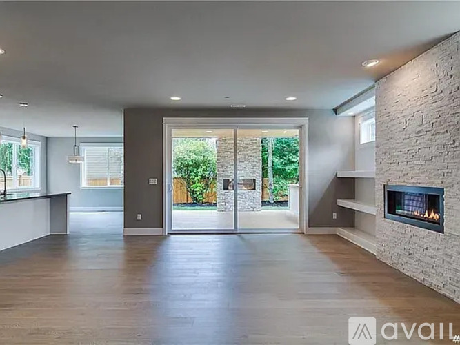 15202 Dayton Ave N 5 Beds Single Family Home for Rent - Photo gallery 5