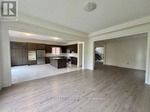 18 ART LEECH DRIVE 5 Beds Apartment for Rent