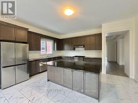 18 ART LEECH DRIVE 5 Beds Apartment for Rent