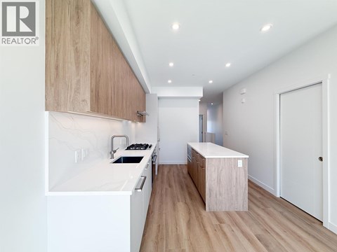 303 606 MADORE AVENUE 3 Beds Apartment for Rent