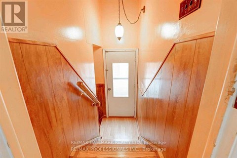 LOWER - 67 SASKATOON DRIVE 2 Beds Apartment for Rent