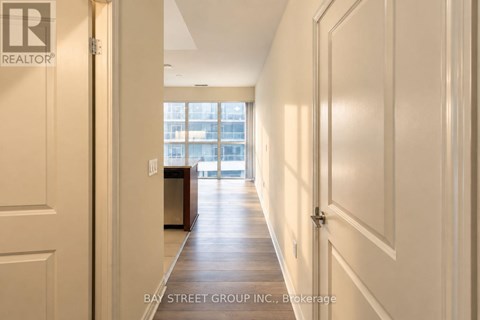 #407 - 39 ANNIE CRAIG DRIVE 1 Apartment for Rent