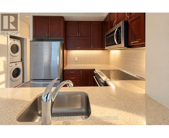 #407 - 39 ANNIE CRAIG DRIVE 1 Apartment, Condo, Home for Rent - Photo gallery 5