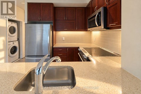 #407 - 39 ANNIE CRAIG DRIVE 1 Apartment for Rent