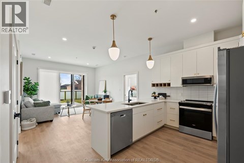 364 Grand AVENUE East Unit# 512 2 Beds Apartment for Rent