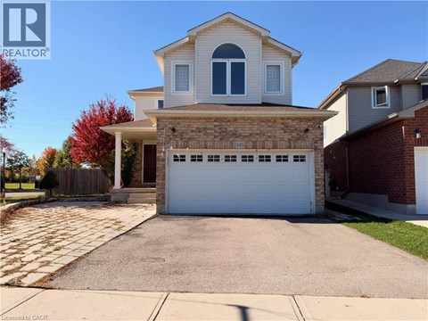 643 DOON SOUTH Drive 4 Beds Apartment for Rent